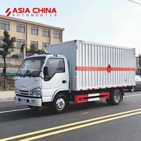 Isuzu Грузовик для перевозки легковоспламеняющихся газов