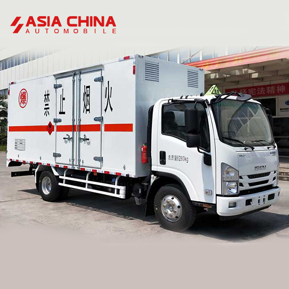 Isuzu Грузовик для перевозки легковоспламеняющихся жидкостей