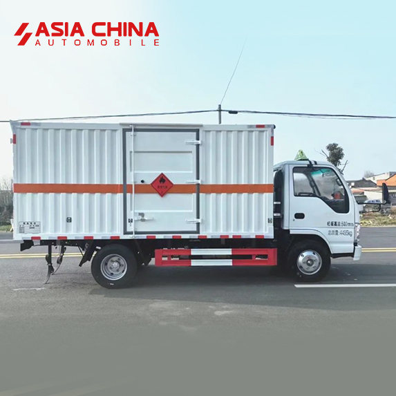 Isuzu Грузовик для перевозки легковоспламеняющихся газов