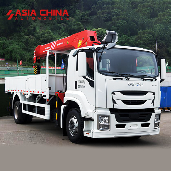 Isuzu автомобиль с краном-манипулятором