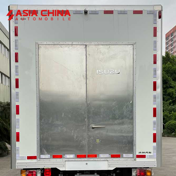 Isuzu автомобиль для хранения аварийных запасов