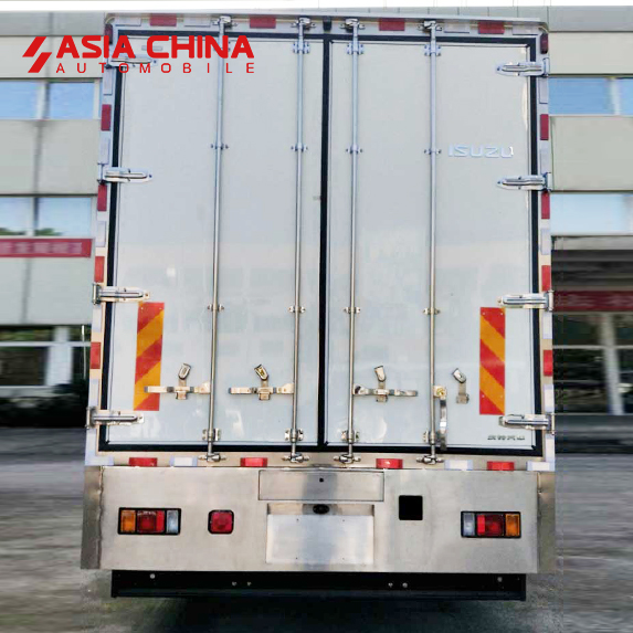 Isuzu автомобиль для дезактивации CBRN
