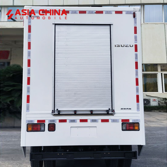 Isuzu автомобиль для обследований и запуска дронов