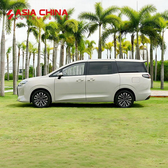 Wuling Xingguang 730 PHEV | 7-местный подключаемый гибридный MPV